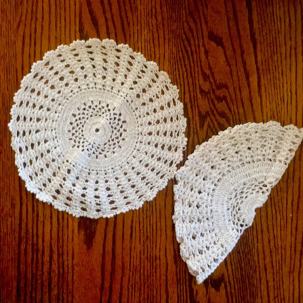 HANDMADE  Crochet Round Cotton Lace Table Doilies Beige Set of 2